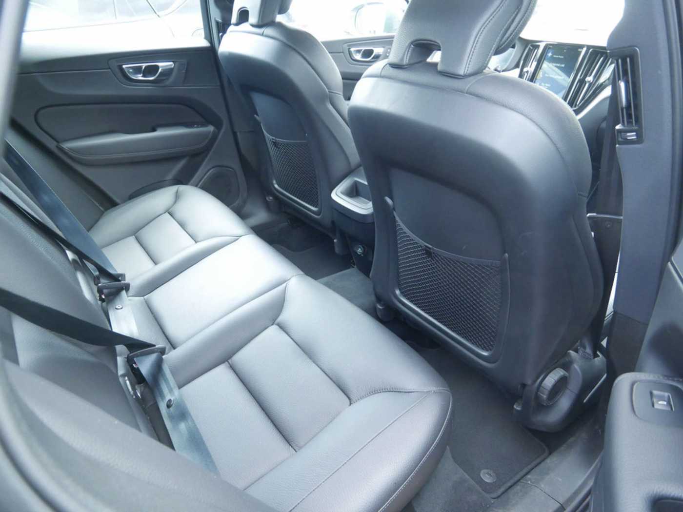 Volvo  D4 Momentum Pro LEDER KAMERA NAVI LED