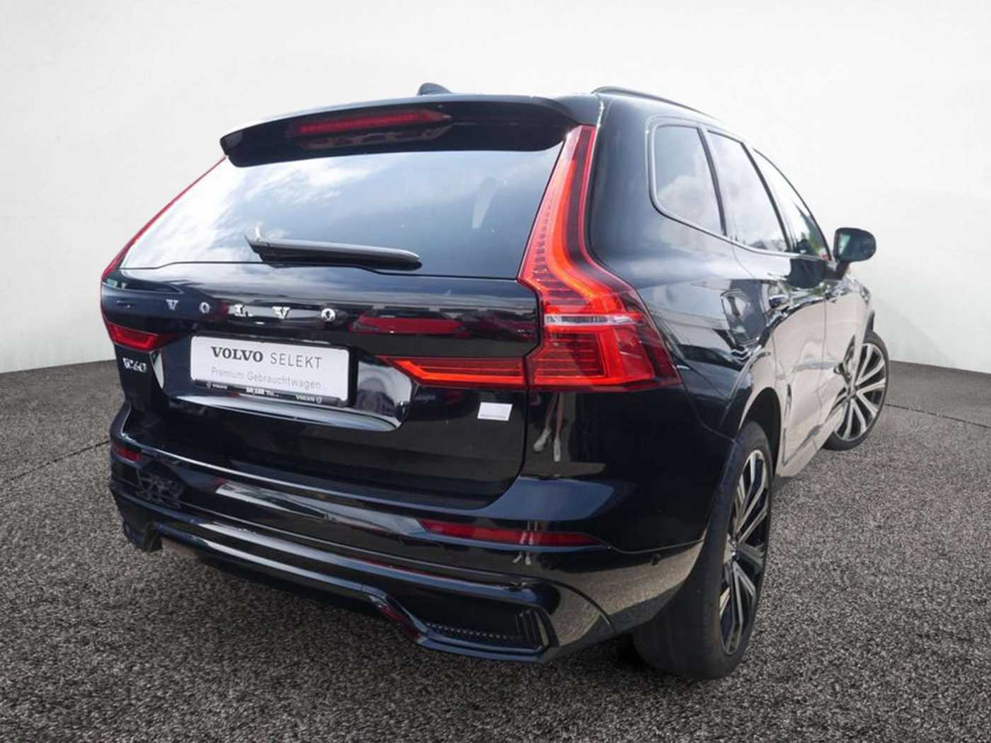 Volvo  2.0 R Design Recharge Plug-In Hybrid AWD