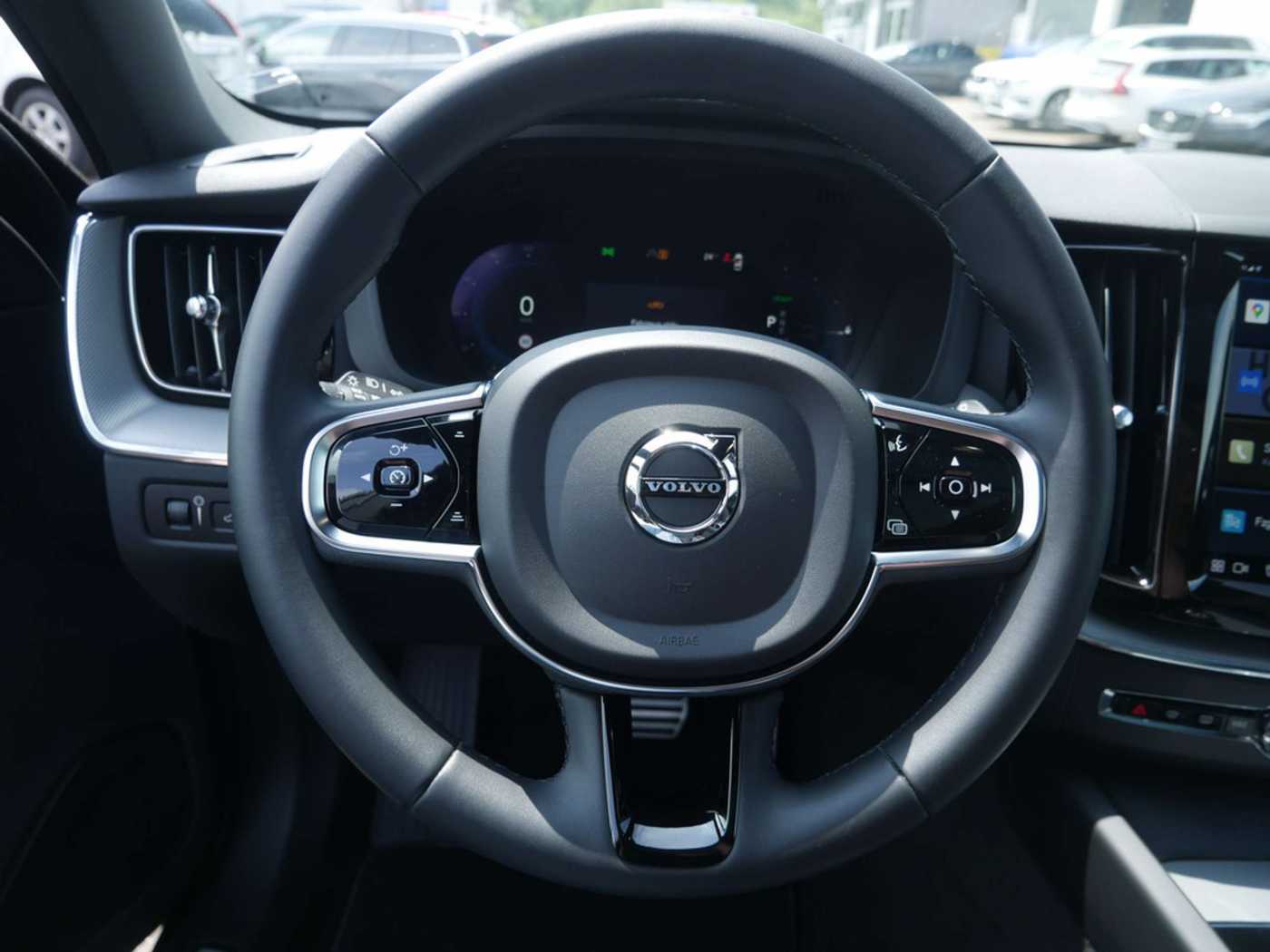 Volvo  2.0 R Design Recharge Plug-In Hybrid AWD