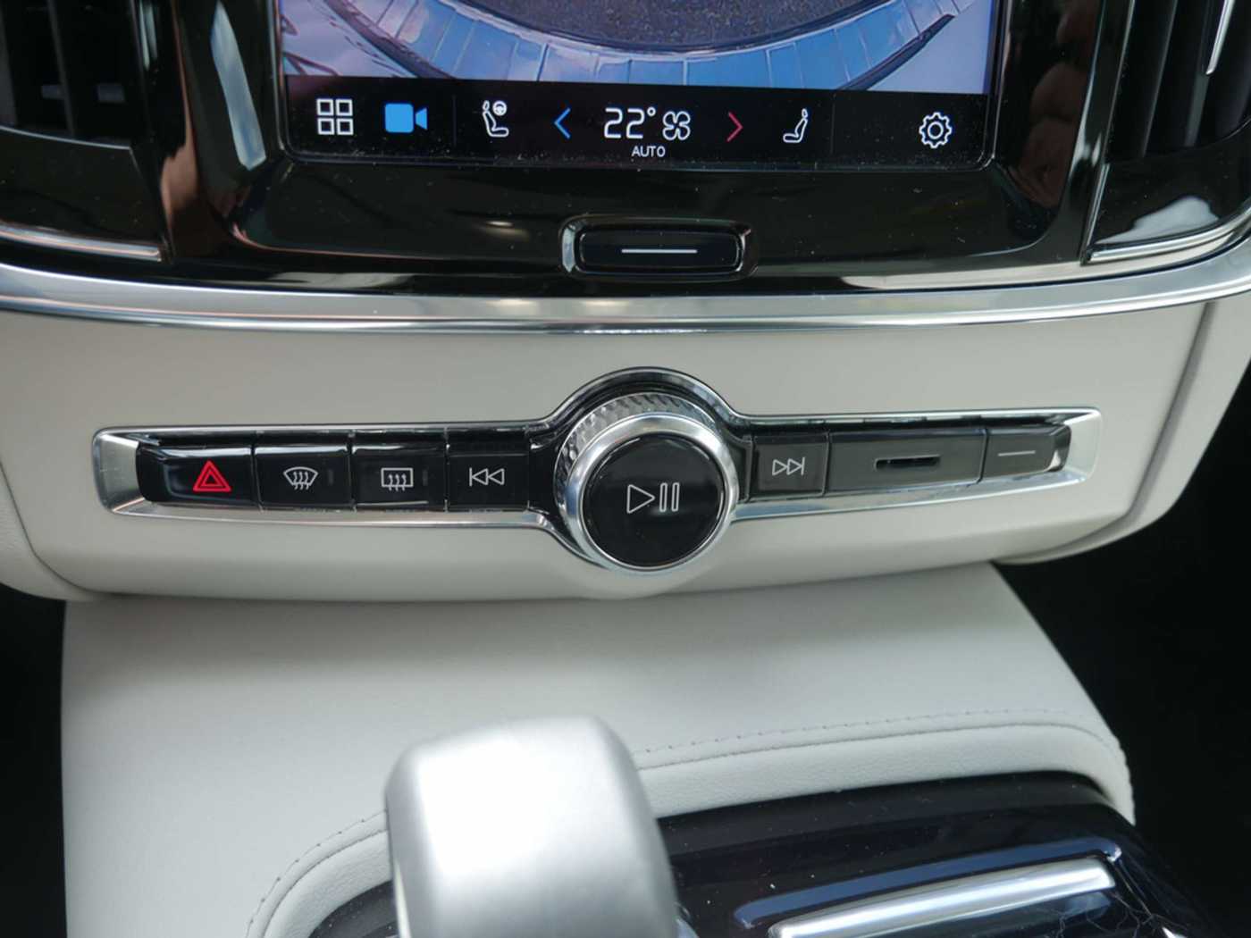 Volvo  T8 Recharge AWD NAVI AHK ACC HUD LED PANO