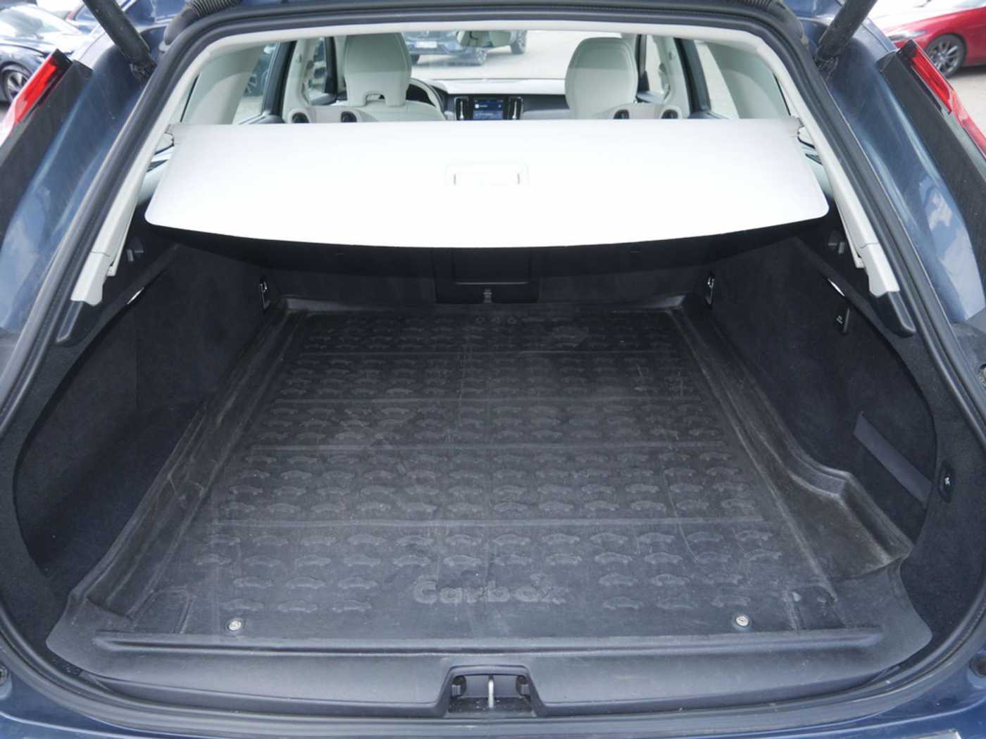 Volvo  T8 Recharge AWD NAVI AHK ACC HUD LED PANO