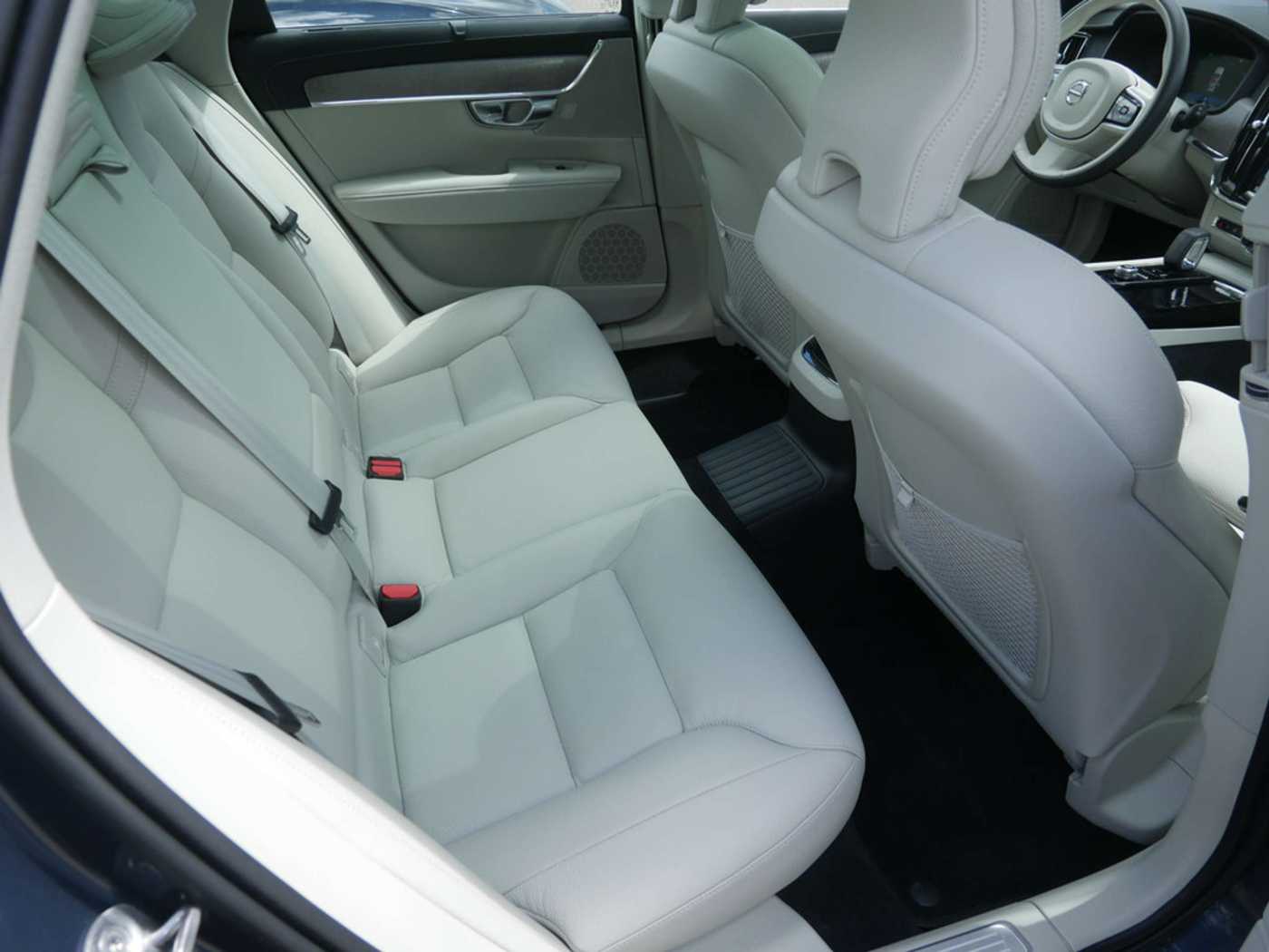 Volvo  T8 Recharge AWD NAVI AHK ACC HUD LED PANO