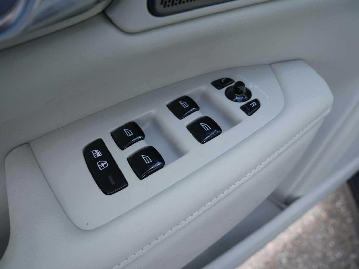 Volvo  T8 Recharge AWD NAVI AHK ACC HUD LED PANO