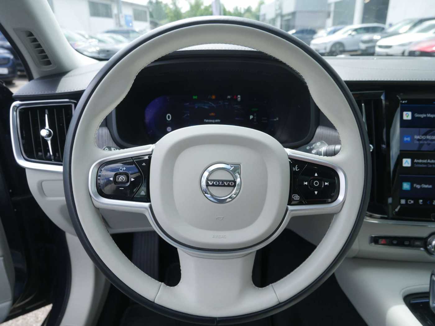 Volvo  T8 Recharge AWD NAVI AHK ACC HUD LED PANO