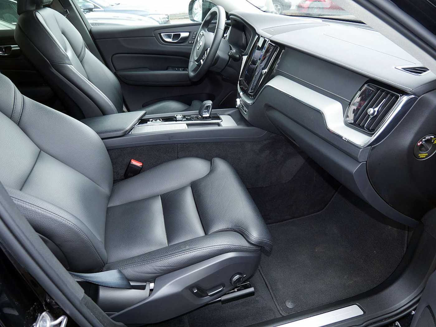 Volvo  T8 Ultimate Dark Recharge Plug-In Hybrid AWD