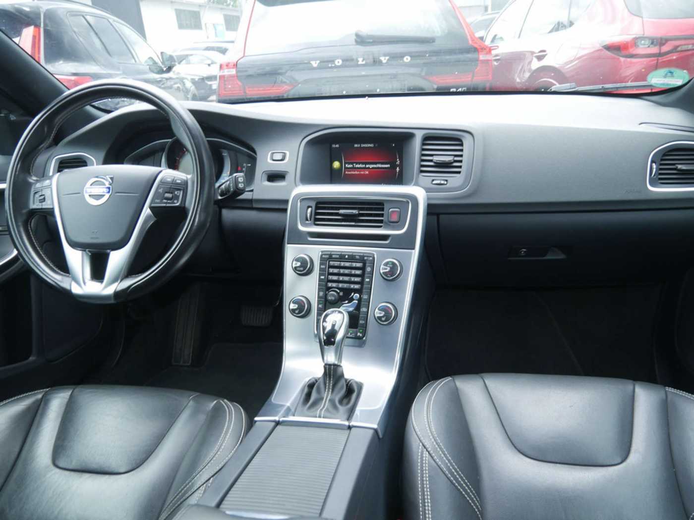 Volvo  T4 KLIMA PDC SHZ LEDER KAMERA XENON NAVI
