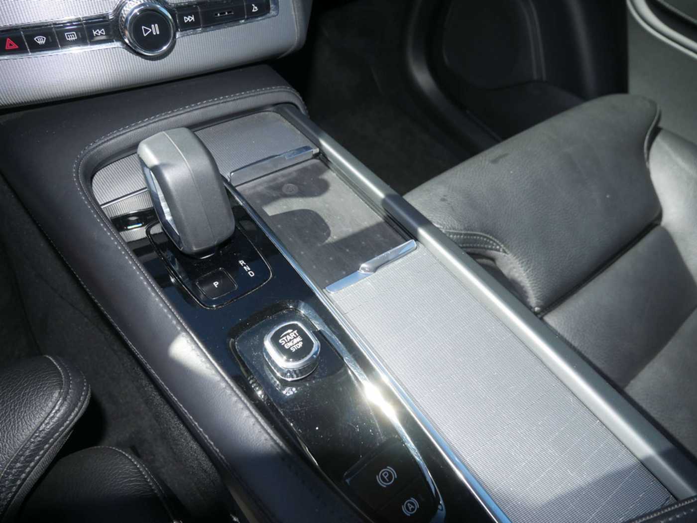 Volvo  T8 Plus Bright Recharge Plug-In AWD LED