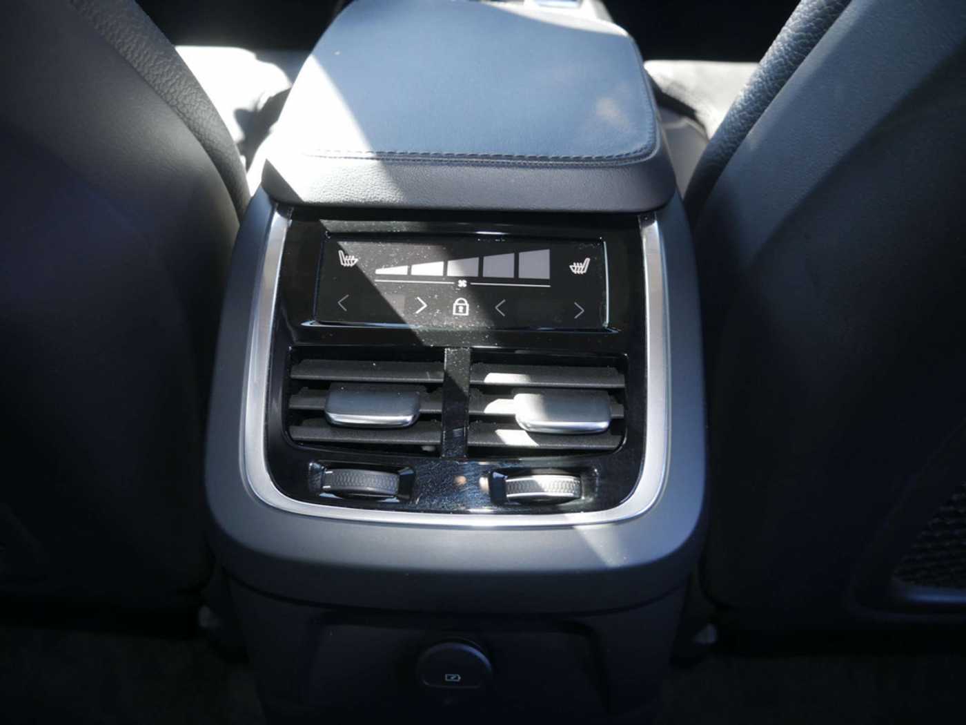 Volvo  T8 Plus Bright Recharge Plug-In AWD LED