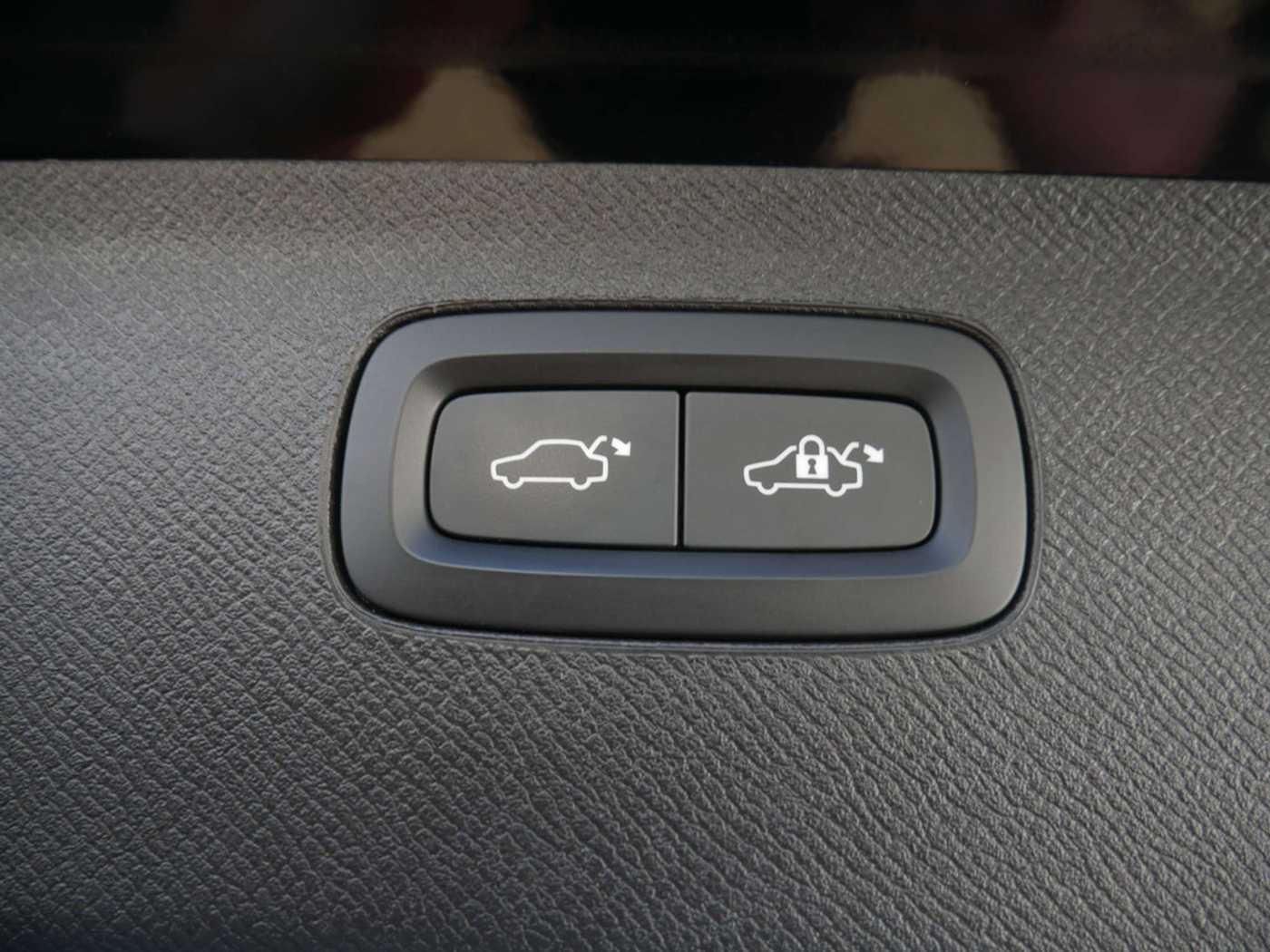 Volvo  T8 Plus Bright Recharge Plug-In AWD LED