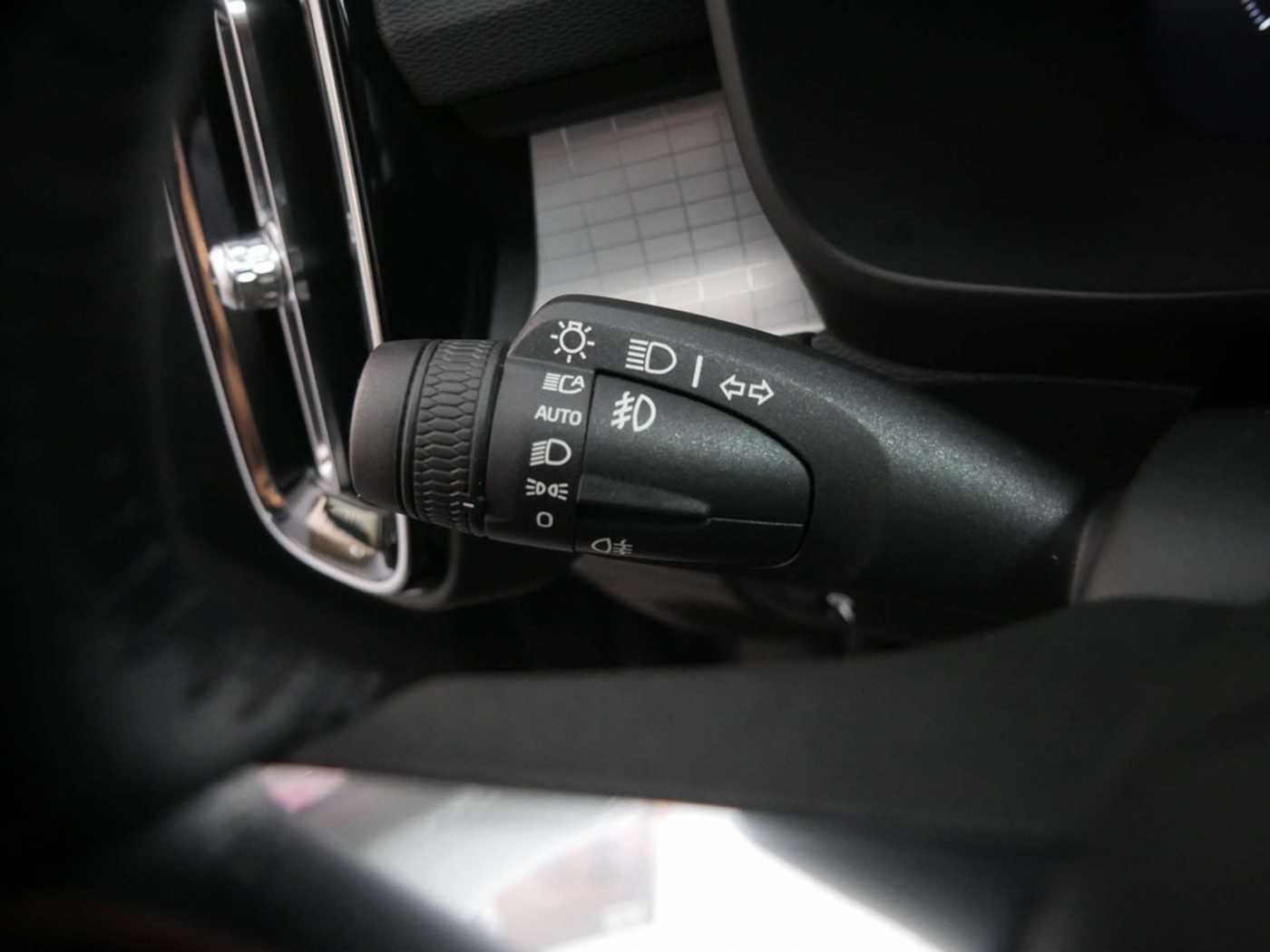 Volvo  T5 AWD H/K NAVI AHK ACC LED PANO 360°