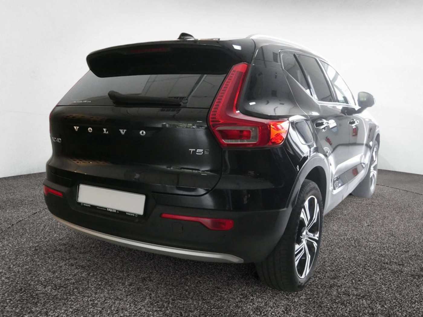 Volvo  T5 AWD H/K NAVI AHK ACC LED PANO 360°