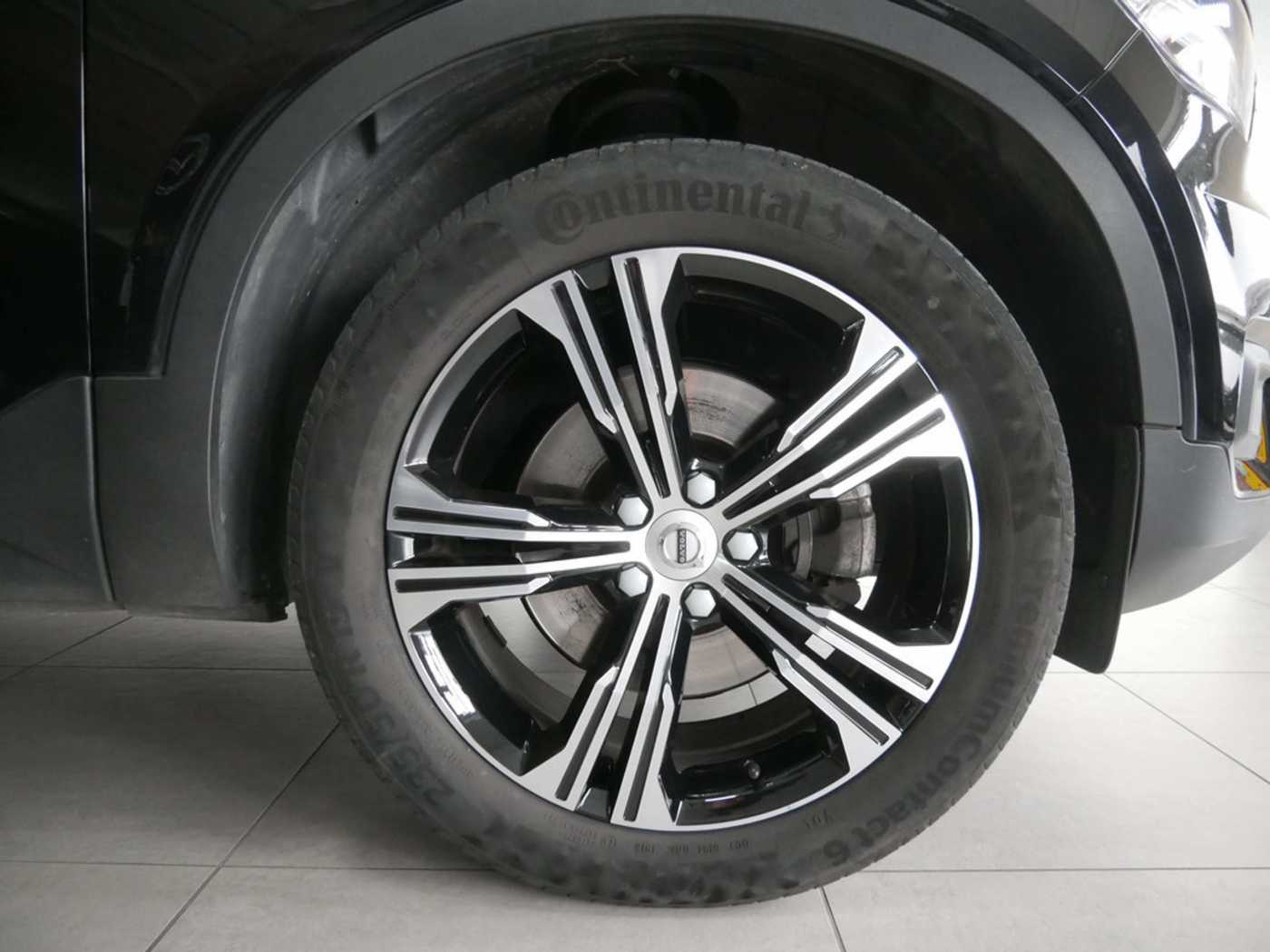 Volvo  T5 AWD H/K NAVI AHK ACC LED PANO 360°