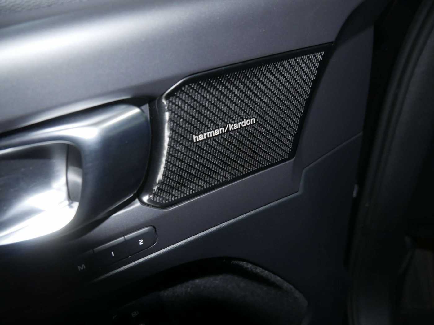 Volvo  T5 AWD H/K NAVI AHK ACC LED PANO 360°