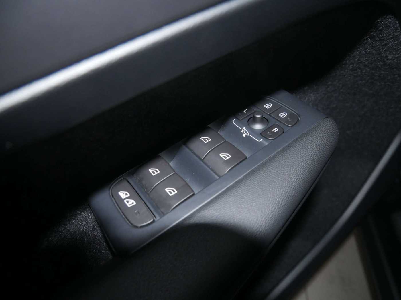 Volvo  T5 AWD H/K NAVI AHK ACC LED PANO 360°