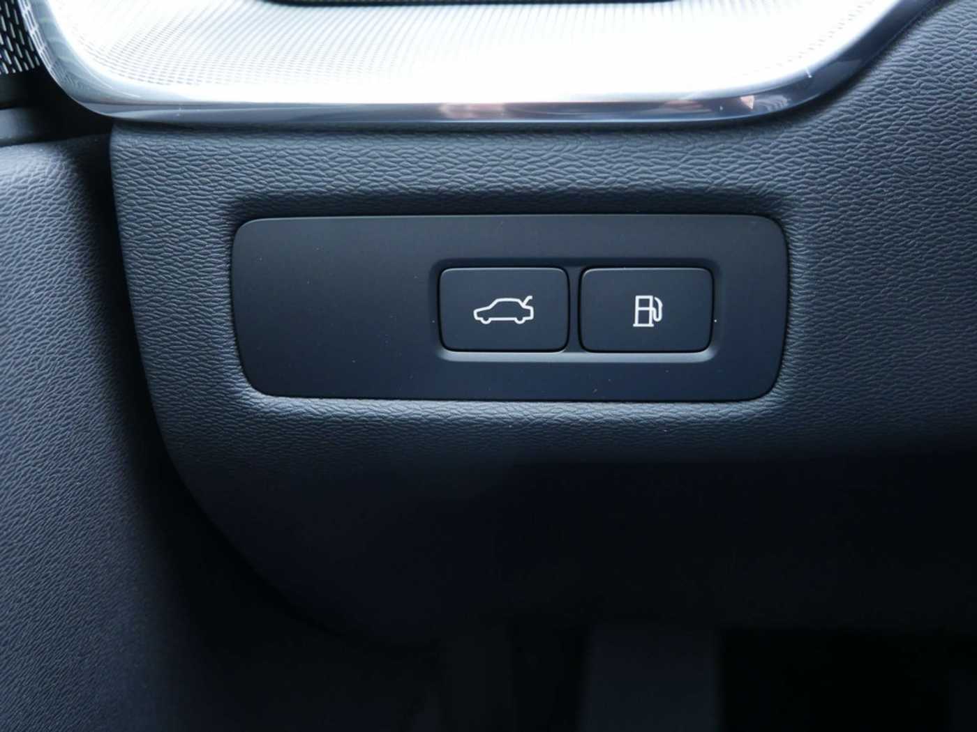 Volvo  T6 Recharge Plus Dark AWD LED PANO 360°