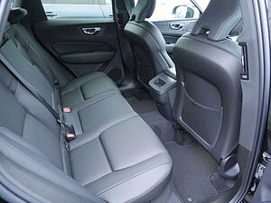 Volvo  B4 Plus Dark SHZ KAMERA H/K NAVI ACC LED