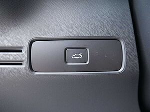 Volvo  B4 Plus Black Edition NAVI ACC LED 360°