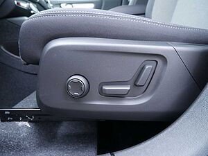 Volvo  B4 Plus Black Edition NAVI ACC LED 360°