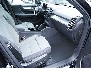 Volvo  B4 Plus Black Edition NAVI ACC LED 360°