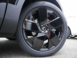 Volvo  B4 Plus Black Edition NAVI ACC LED 360°