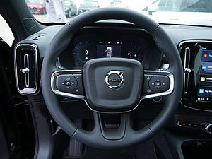 Volvo  B4 Plus Black Edition NAVI ACC LED 360°