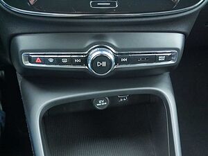 Volvo  D4 AWD Momentum Pro SHZ KAMERA NAVI LED