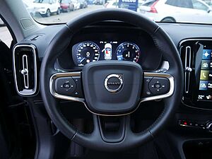 Volvo  T3 Momentum PDC SHZ KAMERA NAVI ACC LED