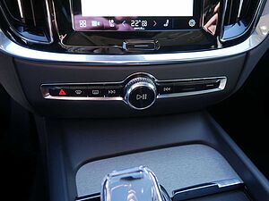 Volvo  CC B5 Ultimate AWD B&W AHK STANDHZ 360°