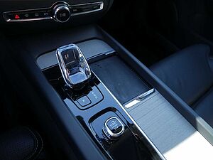 Volvo  CC B5 Ultimate AWD B&W AHK STANDHZ 360°