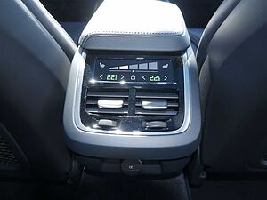Volvo  CC B5 Ultimate AWD B&W AHK STANDHZ 360°