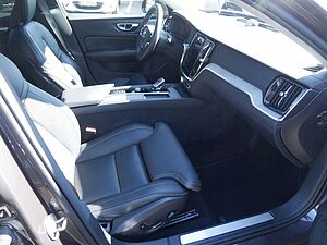 Volvo  CC B5 Ultimate AWD B&W AHK STANDHZ 360°