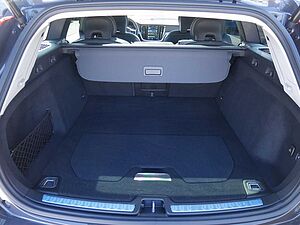 Volvo  CC B5 Ultimate AWD B&W AHK STANDHZ 360°