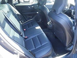 Volvo  CC B5 Ultimate AWD B&W AHK STANDHZ 360°