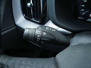 Volvo  D4 Momentum Pro LEDER KAMERA NAVI LED