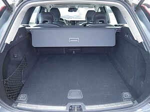 Volvo  D4 Momentum Pro LEDER KAMERA NAVI LED
