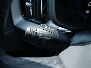 Volvo  2.0 R Design Recharge Plug-In Hybrid AWD