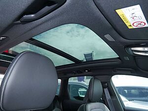 Volvo  2.0 R Design Recharge Plug-In Hybrid AWD