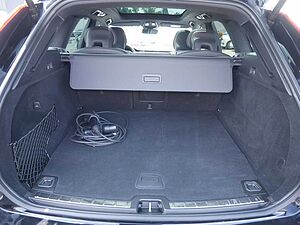 Volvo  2.0 R Design Recharge Plug-In Hybrid AWD
