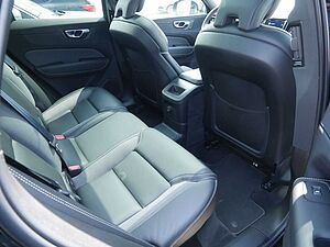 Volvo  2.0 R Design Recharge Plug-In Hybrid AWD