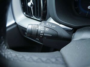 Volvo  B4 R Design AWD ACC HUD LED PANO 360°