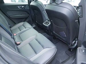 Volvo  B4 R Design AWD ACC HUD LED PANO 360°