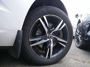Volvo  B4 R Design AWD ACC HUD LED PANO 360°