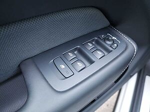 Volvo  B4 R Design AWD ACC HUD LED PANO 360°