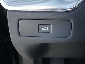 Volvo  B4 Plus Dark AWD NAVI AHK STANDHZ LED