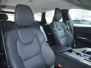 Volvo  B4 Plus Dark AWD NAVI AHK STANDHZ LED