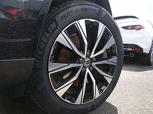Volvo  B4 Plus Dark AWD NAVI AHK STANDHZ LED