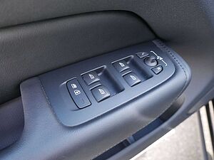 Volvo  B4 Plus Dark AWD NAVI AHK STANDHZ LED