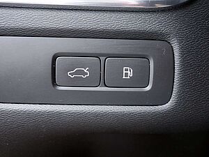 Volvo  T8 Ultimate Dark Recharge Plug-In Hybrid AWD