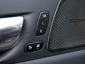 Volvo  T8 Ultimate Dark Recharge Plug-In Hybrid AWD