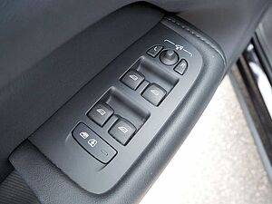 Volvo  T8 Ultimate Dark Recharge Plug-In Hybrid AWD